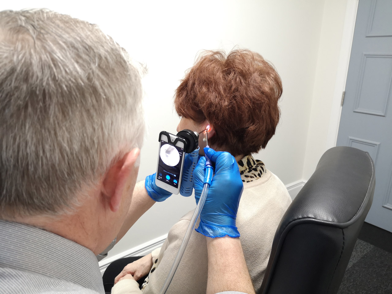 Ear wax removal with microsuction in Cleveland